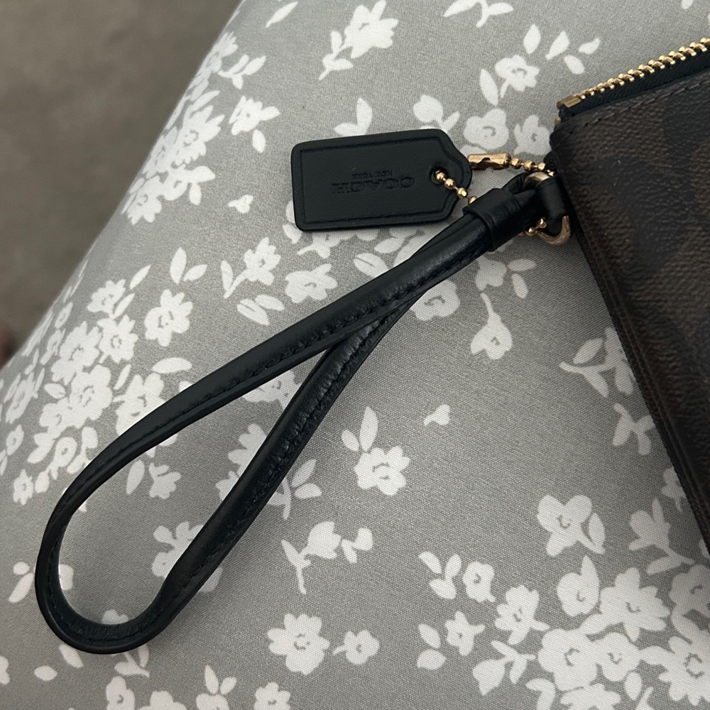 Large Coach Signature Black and Brown Double Zip Wristlet - Picture 4 of 4